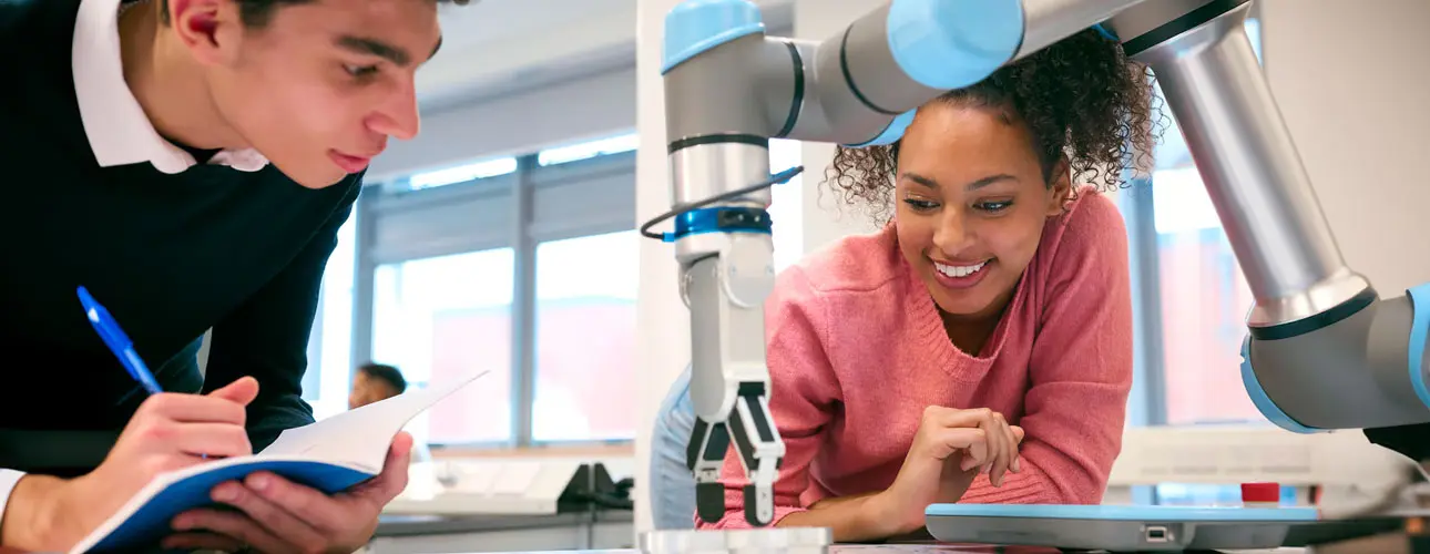 estudiantes en la Universidad QIIST